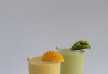 여름철 건강한 간식 만들기 2 clear drinking glasses with yellow liquid