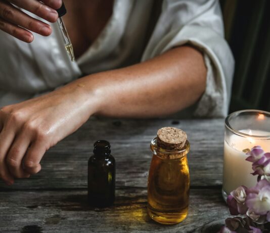 스트레스 해소를 위한 자연 요법 votive candle