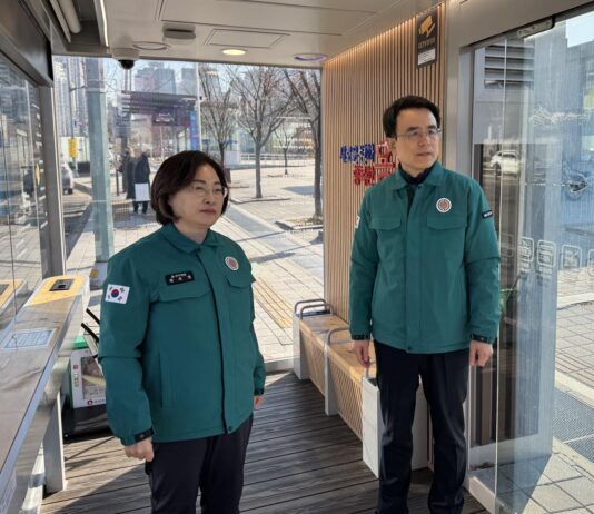 버스정류소 스마트쉼터 추가 설치