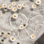 일상 속에서 즐기는 웰니스 문화, 어떻게 실천할까? white and blue floral textile