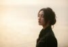 “숨 고르기부터 산책까지”…일상 속 정신건강 지키는 새로운 실천법 woman in black and gray jacket